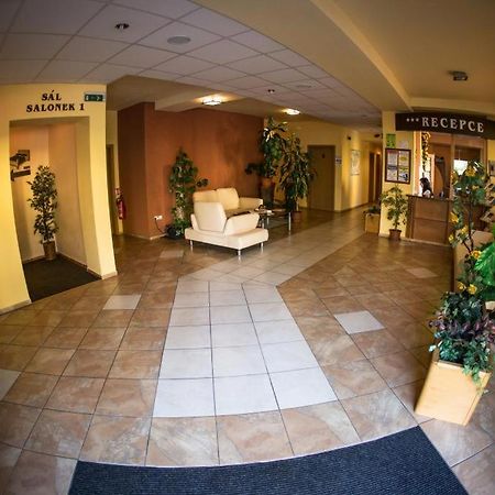 Hotel Na Jizni Пршеров Экстерьер фото