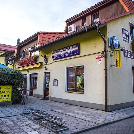 Hotel Na Jizni Пршеров Экстерьер фото