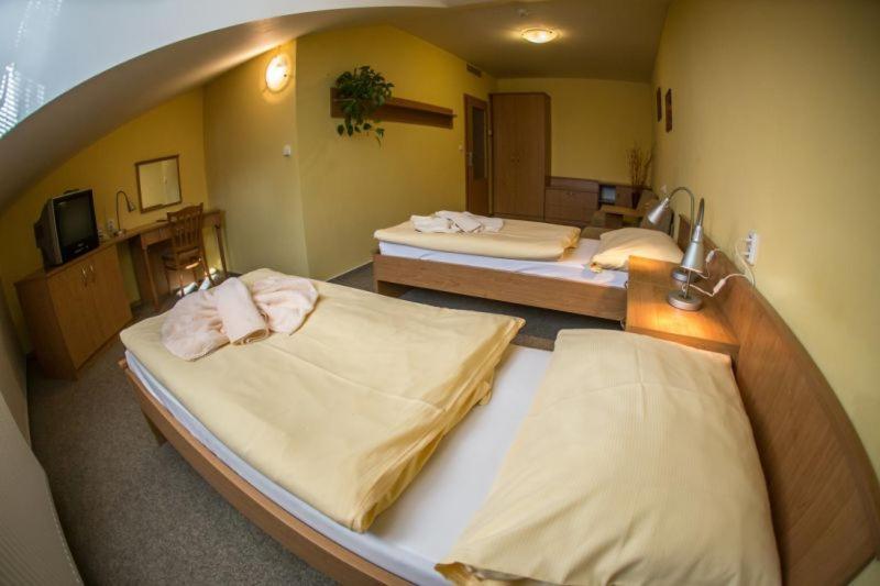 Hotel Na Jizni Пршеров Экстерьер фото