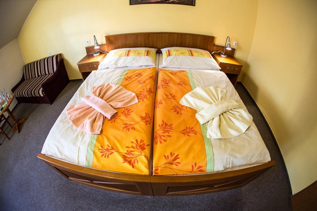 Hotel Na Jizni Пршеров Номер фото