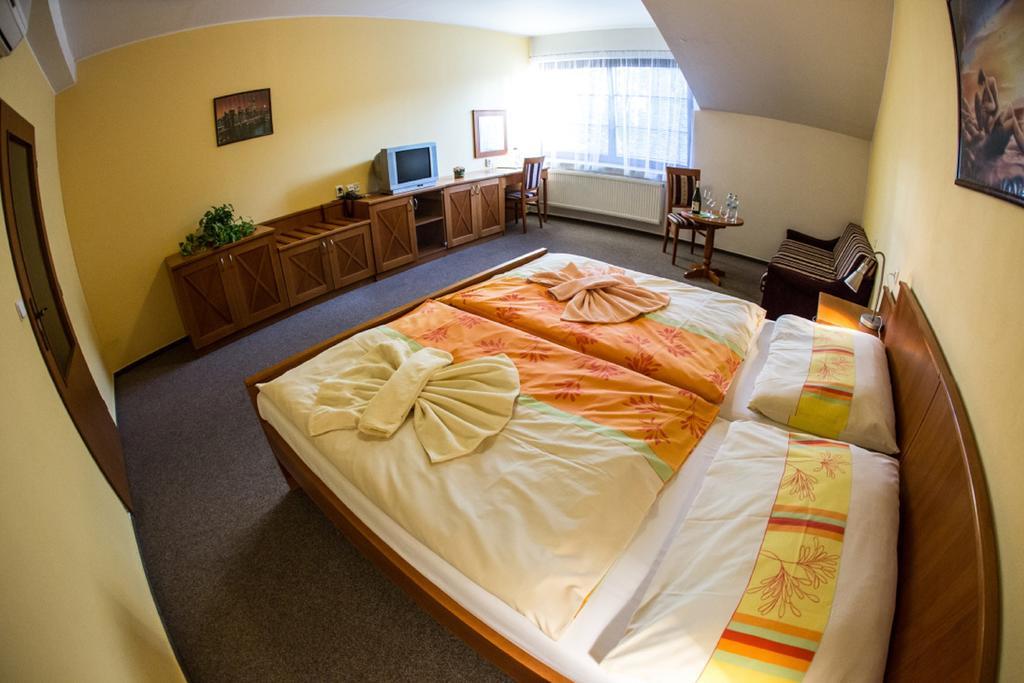 Hotel Na Jizni Пршеров Номер фото