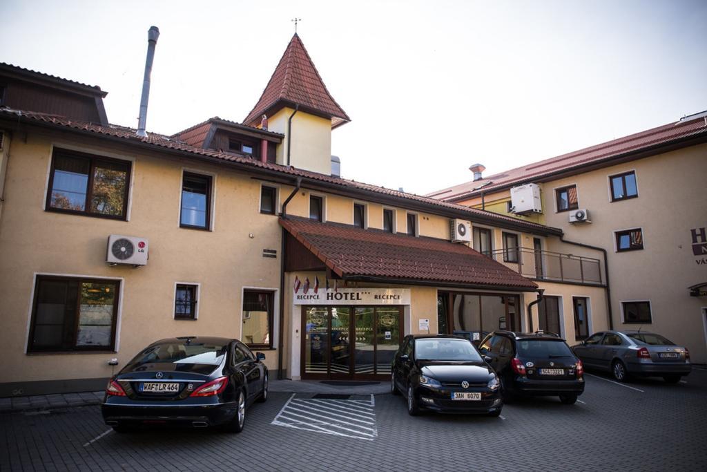Hotel Na Jizni Пршеров Экстерьер фото